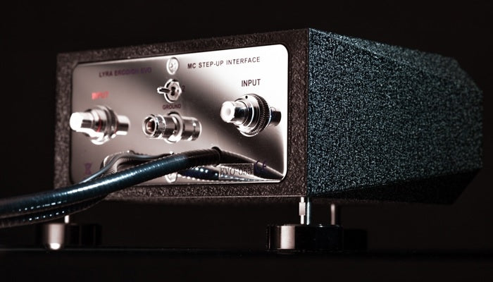 The Lyra Erodion EVO MC Step Up Transformer is ideal for Lyra cartridges or any low impedance MC Cartridges of 2-10 ohms.