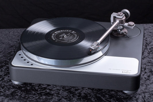 A great new version of the Volare from Dr Feickert with 9.5" Origin Live Silver MK3 Tonearm.