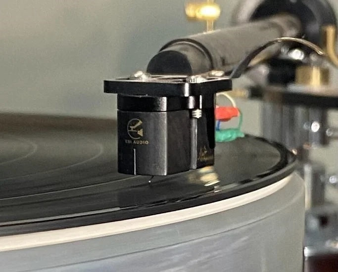 The EBI Khumar represents an absolute deal for an Audiophile MC cartridge!