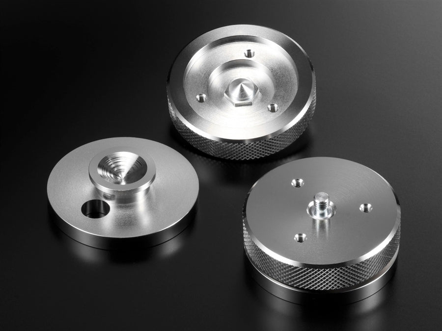 The Esoteric PS-01F is a power supply for the preamp section on the Esoteric F-01 and F-02 integrated amplifiers. This power supply upgrades and improves the sound of these two integrated amplifiers.