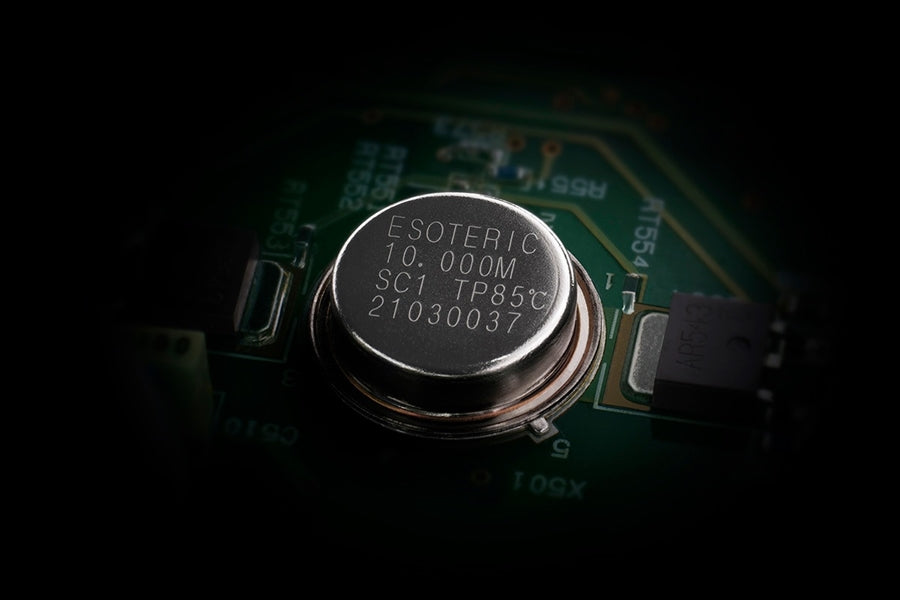 Esoteric's premium Master Clock, the G-01XD sets the standard for digital clocks!