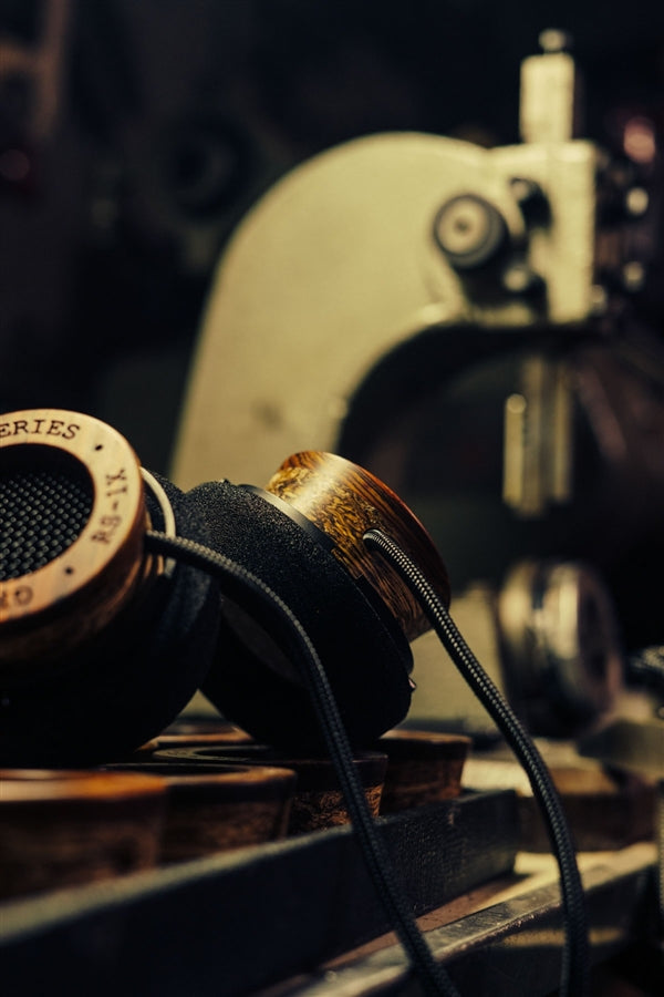 Grado RS-1X is a superb headphone and one of our favorites under $1K!