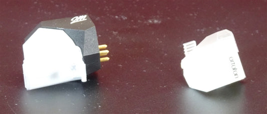 A very lightly use Ortofon 2M Mono cartridge with an additional 2M Mono SE replacement stylus.